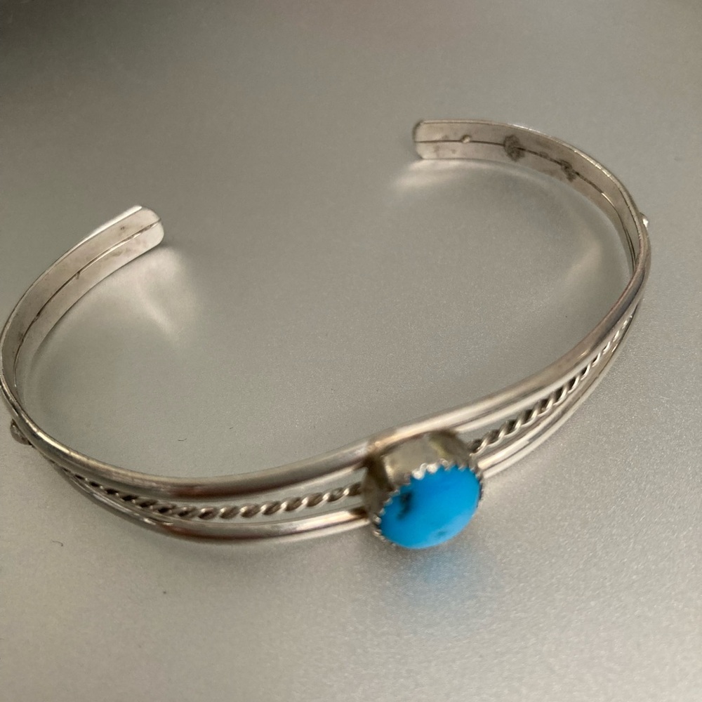 Native American Turquoise .925 Sterling cuff bracelet - Picture 6 of 6